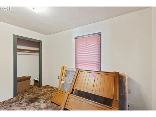 $330,000 | 624 Tunnel Road, Glendale, OR 97442