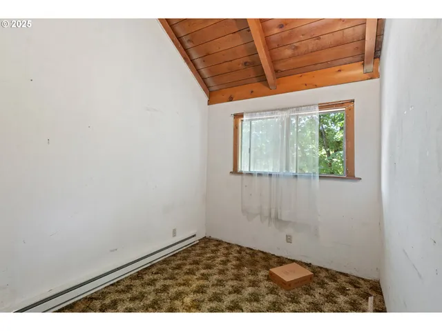 $330,000 | 624 Tunnel Road, Glendale, OR 97442