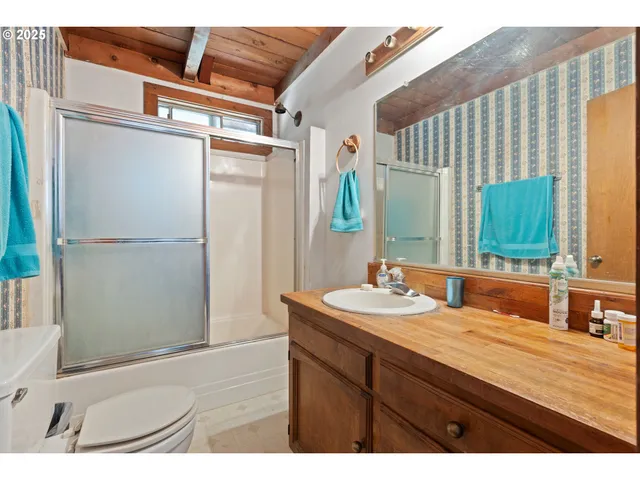 $330,000 | 624 Tunnel Road, Glendale, OR 97442