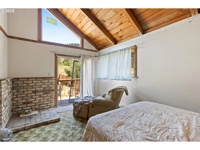 $330,000 | 624 Tunnel Road, Glendale, OR 97442