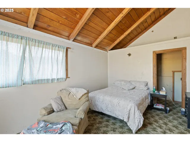 $330,000 | 624 Tunnel Road, Glendale, OR 97442