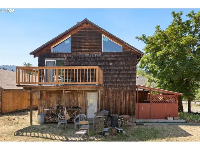 $330,000 | 624 Tunnel Road, Glendale, OR 97442