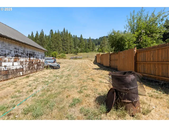 $330,000 | 624 Tunnel Road, Glendale, OR 97442