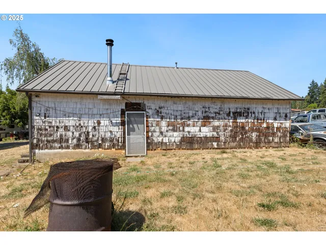 $330,000 | 624 Tunnel Road, Glendale, OR 97442