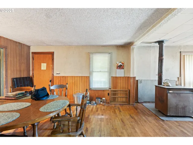 $330,000 | 624 Tunnel Road, Glendale, OR 97442