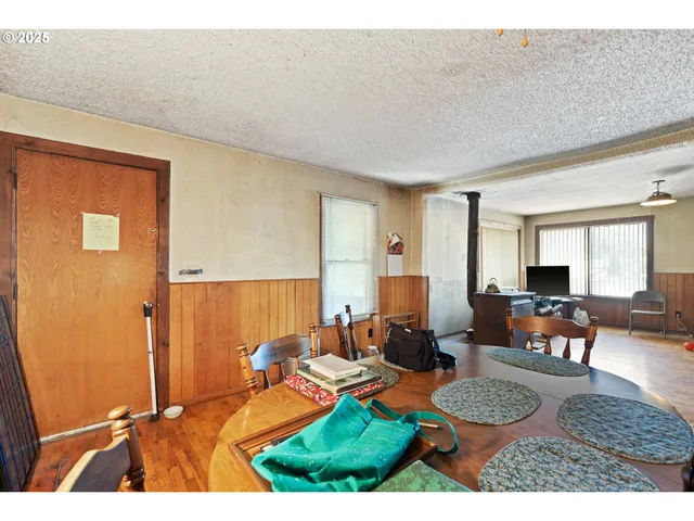 $330,000 | 624 Tunnel Road, Glendale, OR 97442