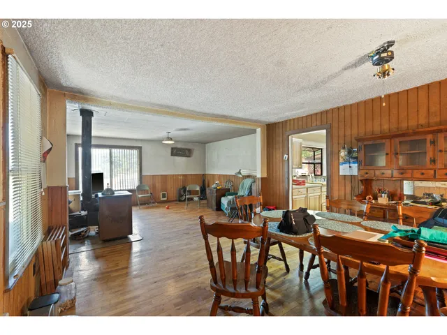 $330,000 | 624 Tunnel Road, Glendale, OR 97442