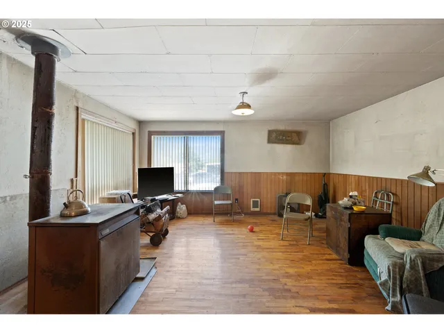 $330,000 | 624 Tunnel Road, Glendale, OR 97442