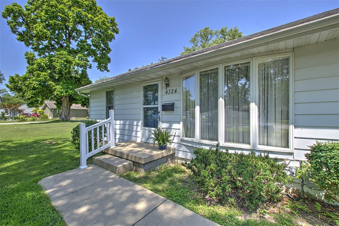 4324 East Cleveland Avenue Decatur, IL 62521 - Photo 8 of 26