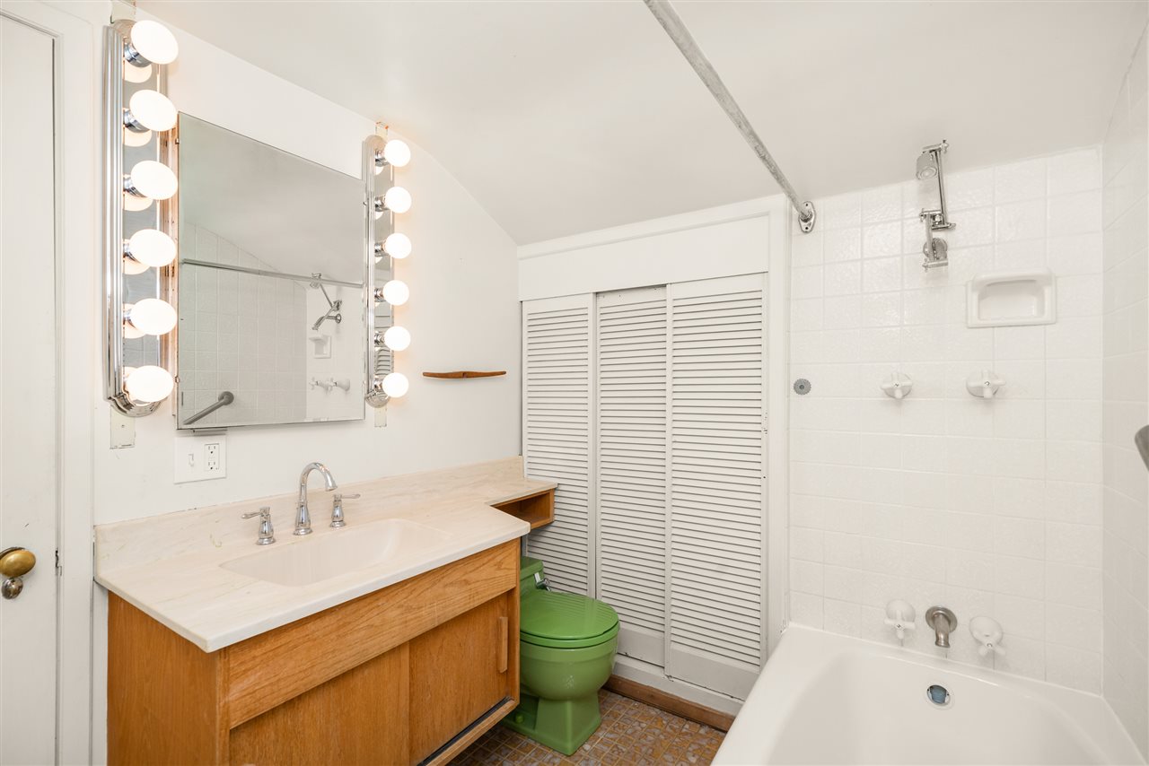 1203 East Overbluff Road Spokane, WA 99203 - Photo 11 of 20 Gallery Image 11