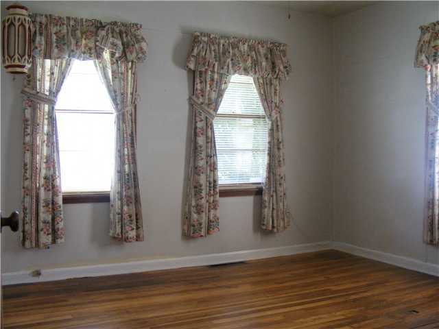 3048 Templeton Road Columbus, OH 43209 - Photo 5 of 9