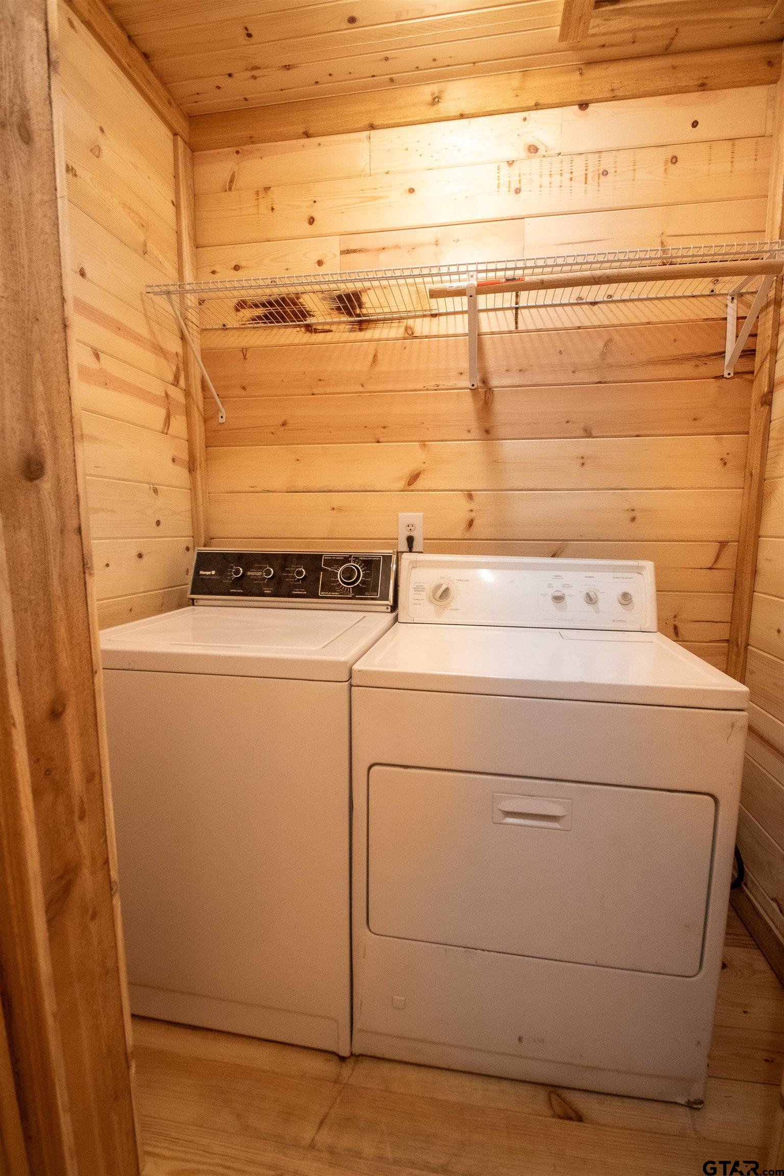 111 Ridgewood Lane Murchison, TX 75778 - Photo 24 of 42 Laundry area