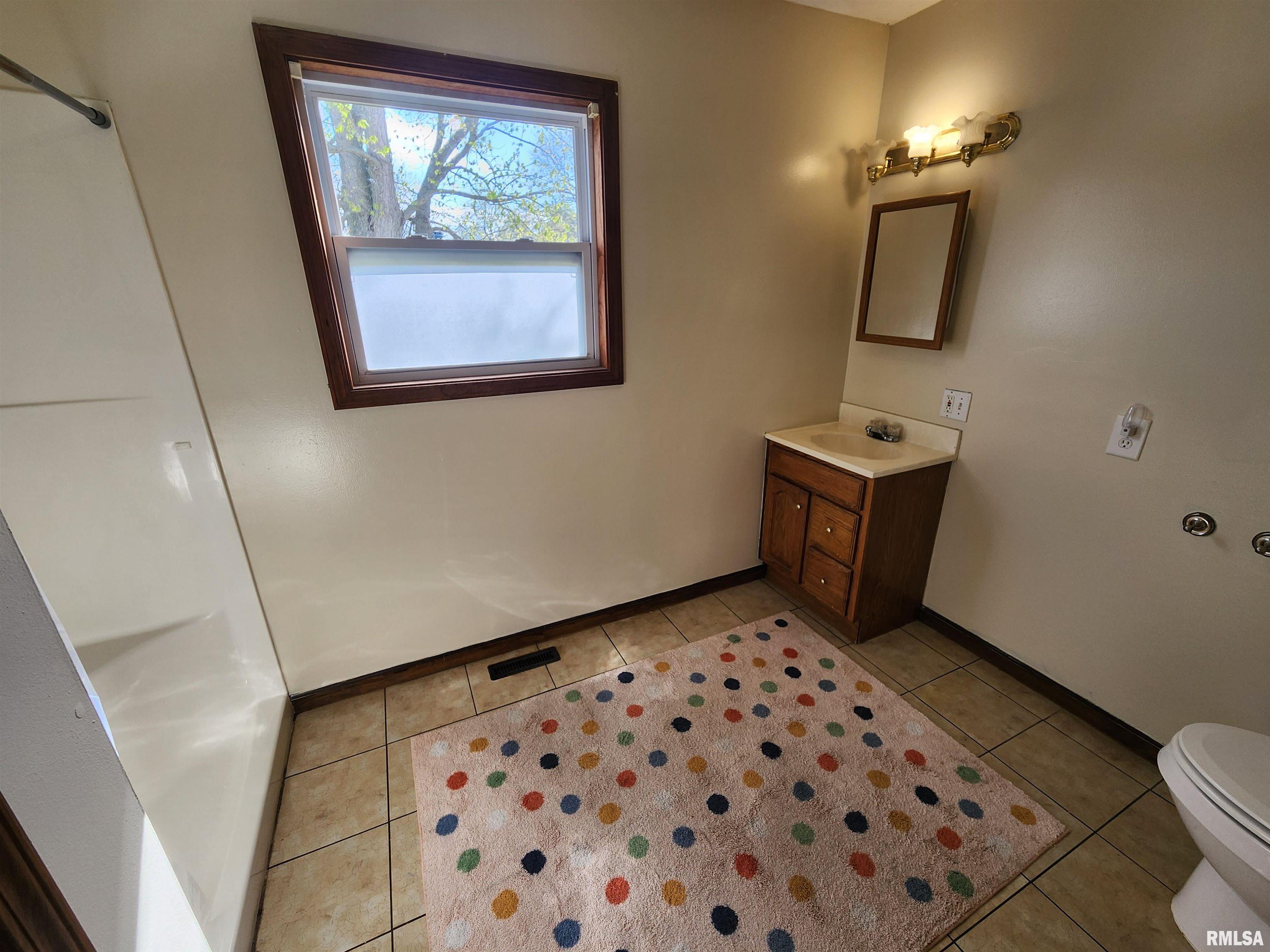 508 North Line Street Creal Springs, IL 62922 - Photo 12 of 20
