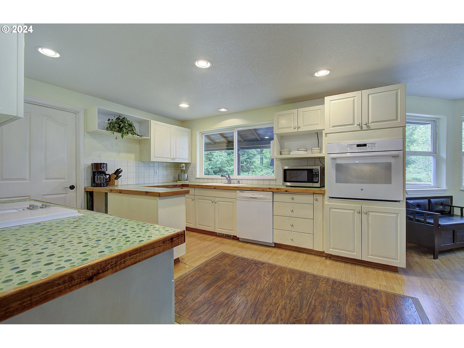 16518 Northeast Beebe Road Battle Ground, WA 98604 - Photo 8 of 48 Kitchen