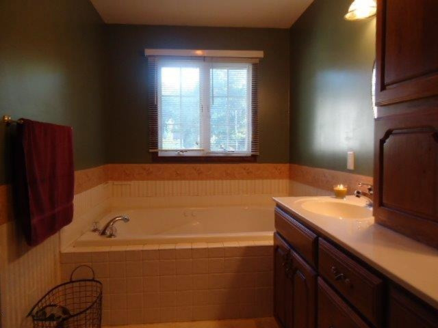 3696 MacArthur Road Muskegon, MI 49442 - Photo 9 of 17 3696 MacArthur 018