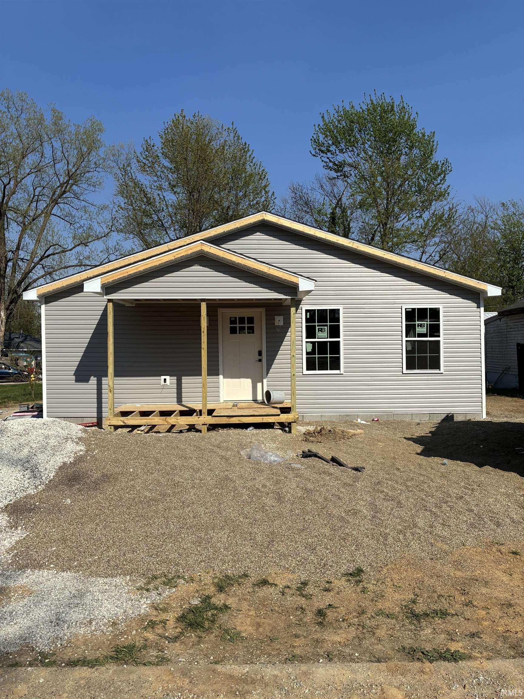 617 Indiana Street Bicknell, IN 47512 - Photo 2 of 2
