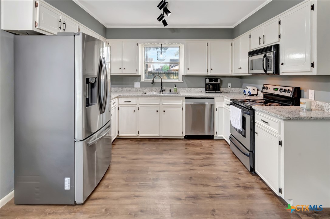 111 Concord Lane Victoria, TX 77901 - Photo 14 of 42