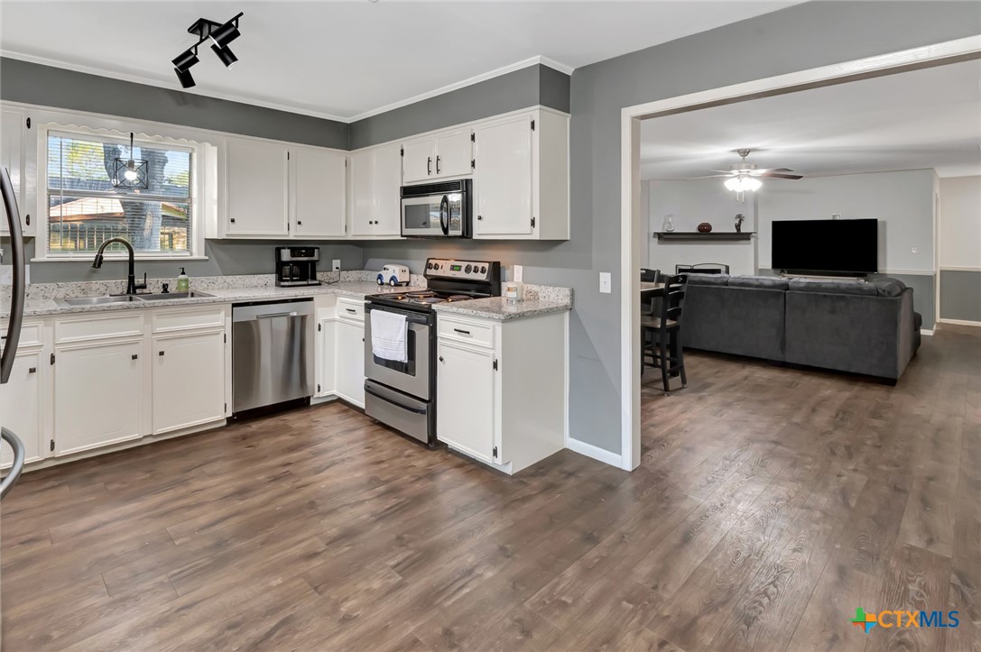 111 Concord Lane Victoria, TX 77901 - Photo 15 of 42