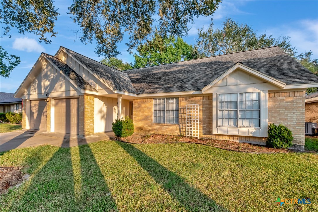 111 Concord Lane Victoria, TX 77901 - Photo 2 of 42