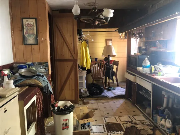 a view of walk in closet