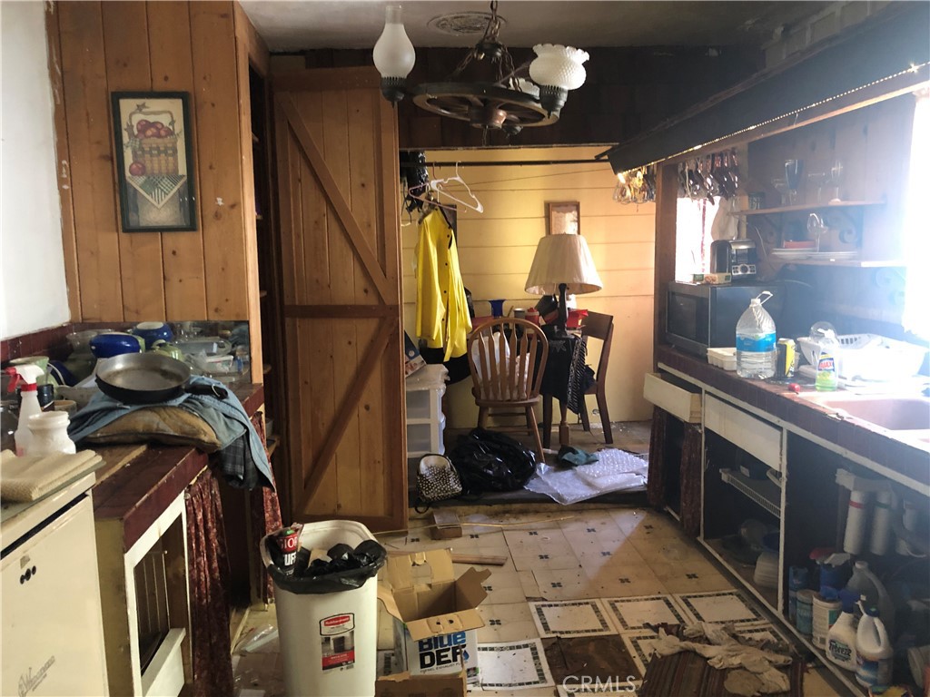 7115 Shadygrove Street Tujunga, CA 91042 - Photo 15 of 25 a view of a server room with gym equipment