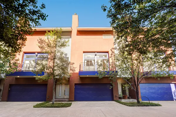 $3,200 | 1501 California Street, Unit C, Houston, TX 77006