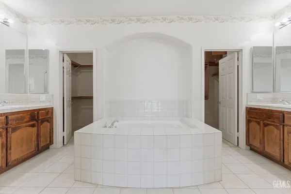 $679,995 | Undisclosed Address, Bakersfield, CA 93306