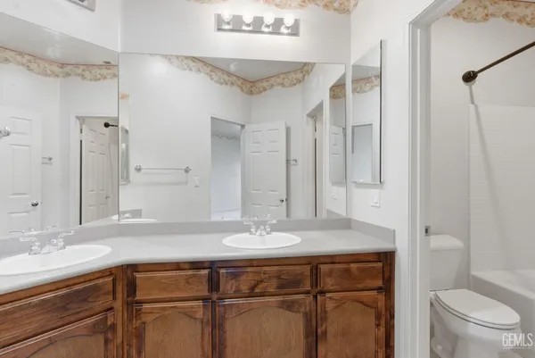 $679,995 | Undisclosed Address, Bakersfield, CA 93306