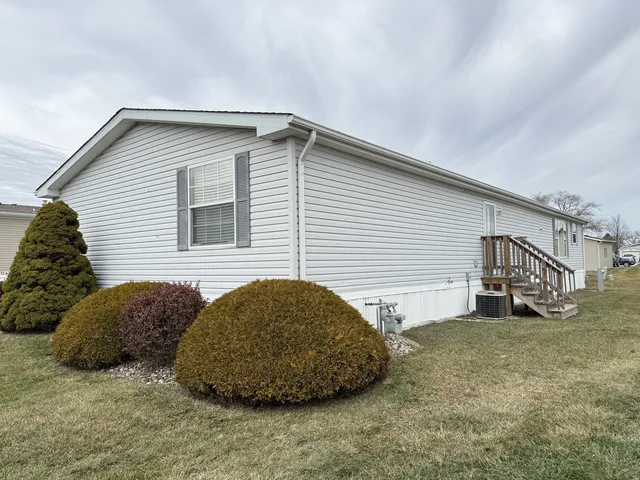 $64,900 | 4 Cynthia Lane, Beecher, IL 60401