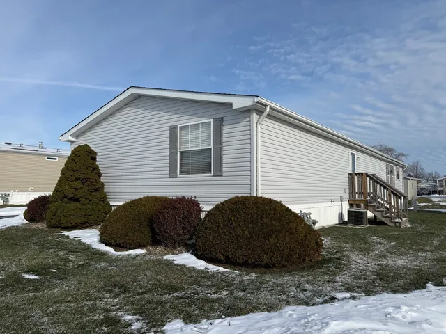 $64,900 | 4 Cynthia Lane, Beecher, IL 60401