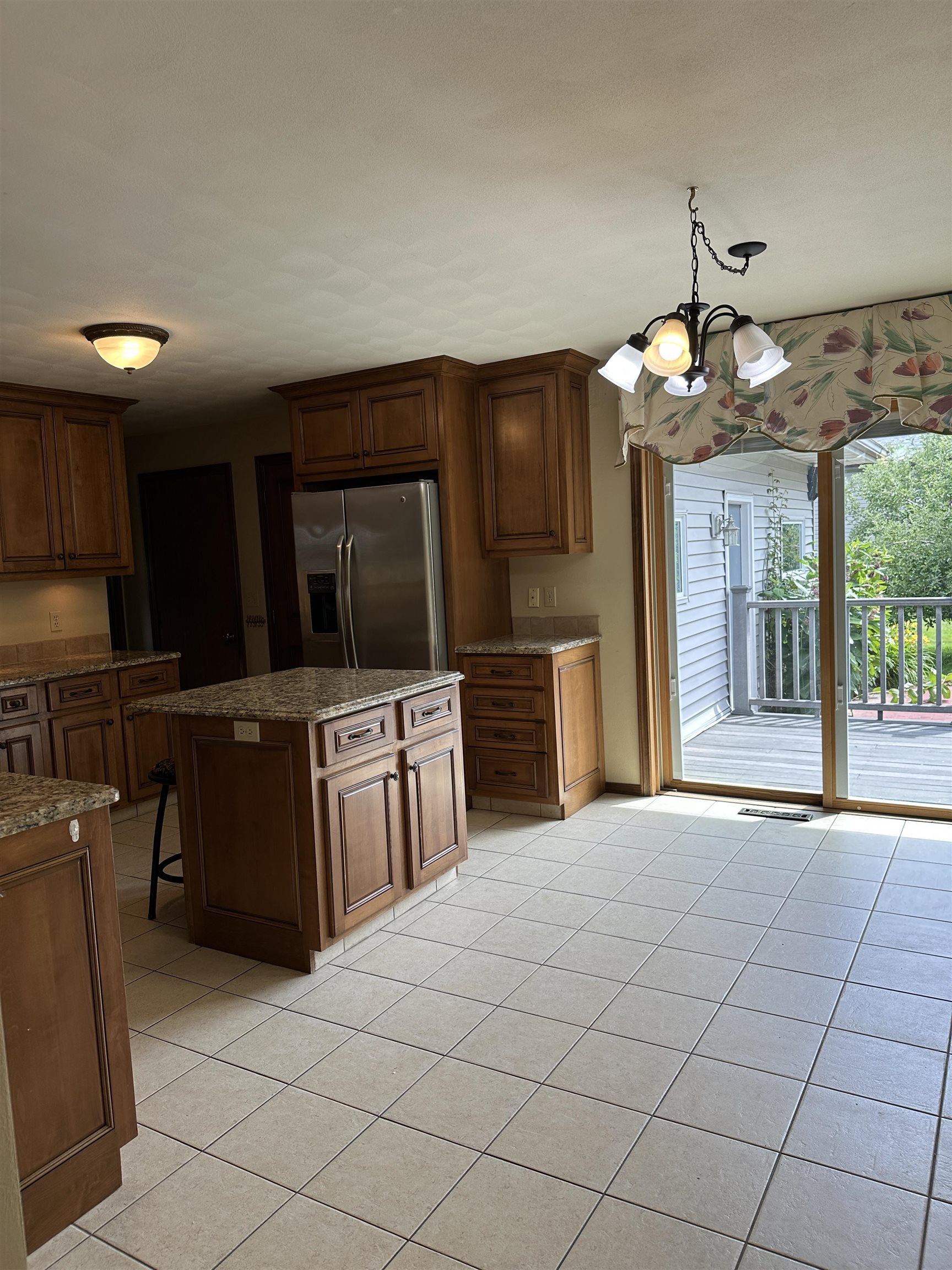 1429 Ridgeway Drive Neenah, WI 54956 - Photo 5 of 25