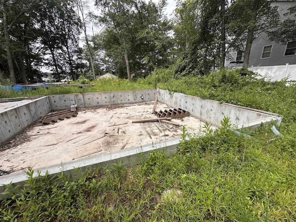 18 Blake Road Salem, NH 03079 - Photo 1 of 11