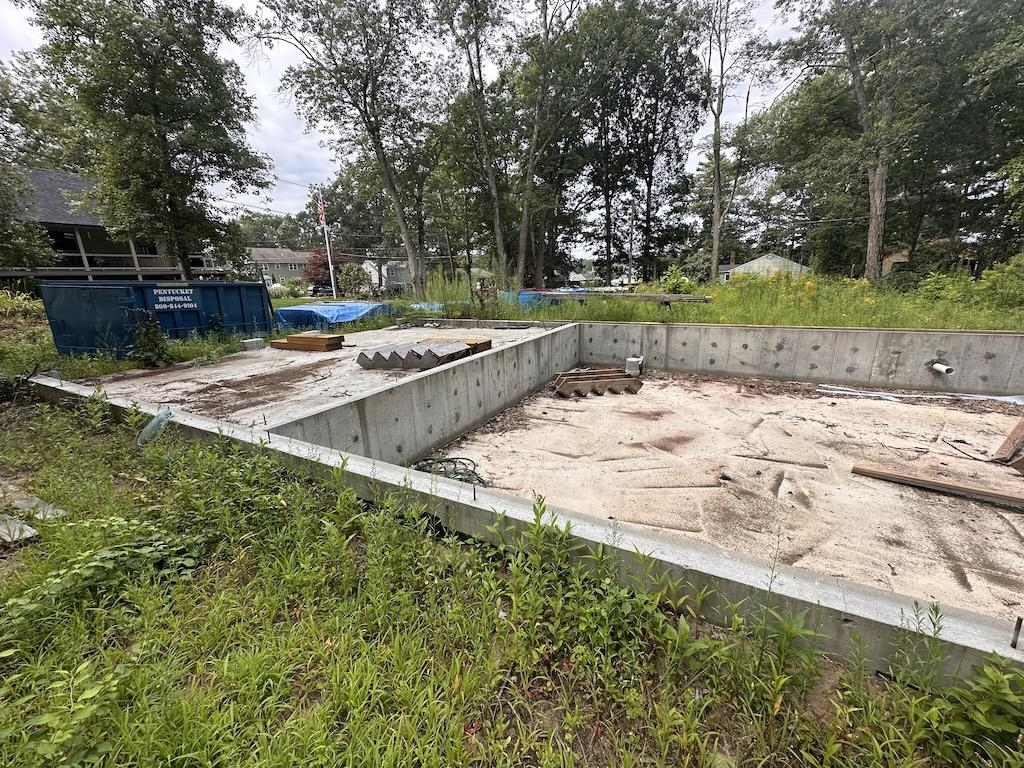 18 Blake Road Salem, NH 03079 - Photo 3 of 11