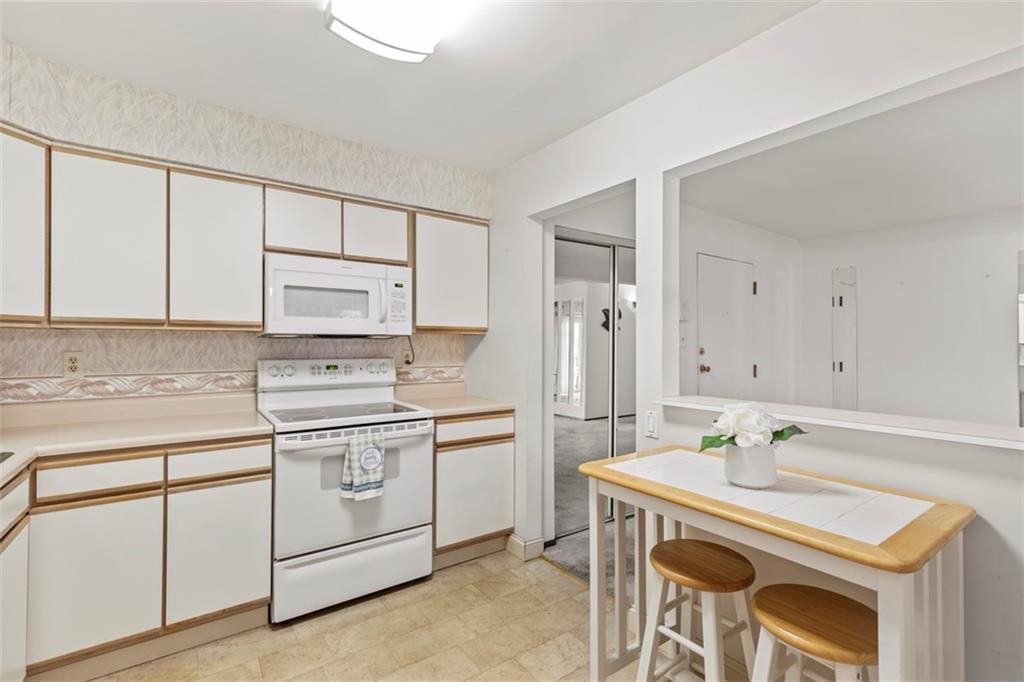 551 Sloop Road, Unit 59 Pittsburgh, PA 15237 - Photo 11 of 25 Dine In Table