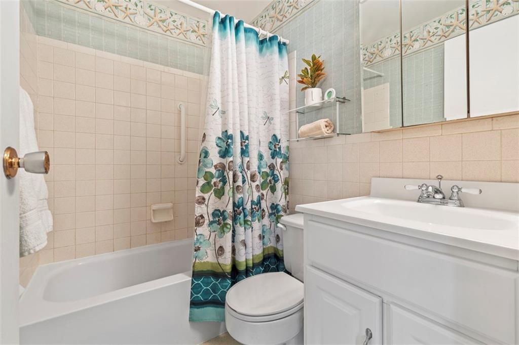 551 Sloop Road, Unit 59 Pittsburgh, PA 15237 - Photo 14 of 25 Tub/Shower Full Bath