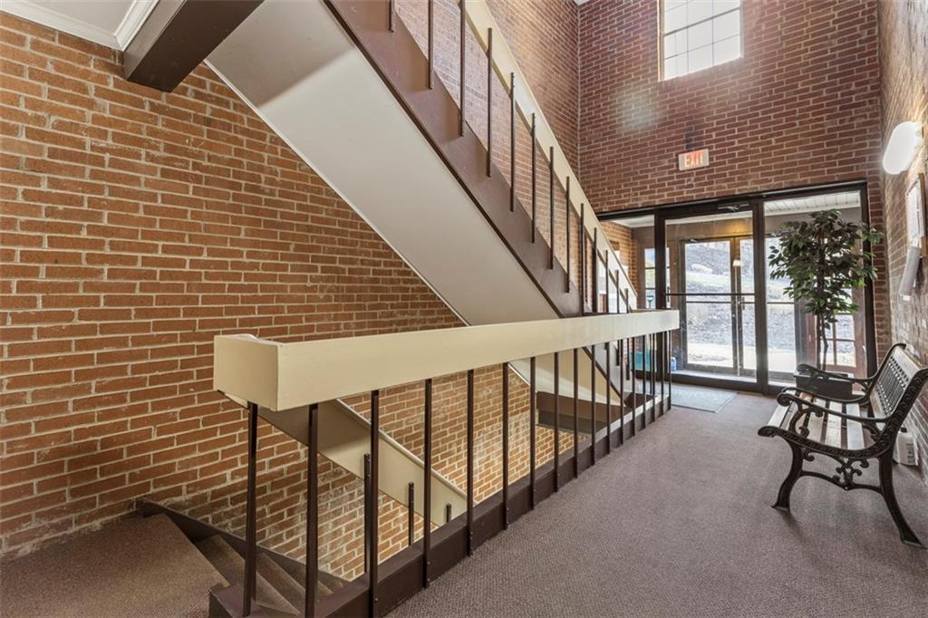 551 Sloop Road, Unit 59 Pittsburgh, PA 15237 - Photo 21 of 25 Lobby Entry - Level to Condo