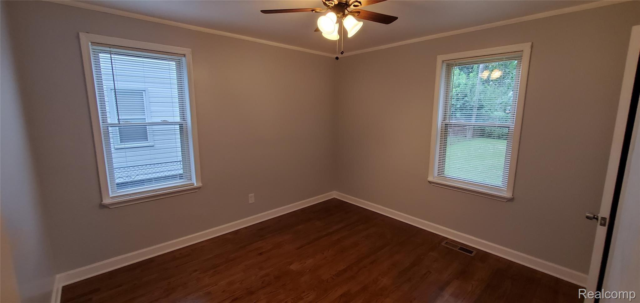 19434 Martin Road Roseville, MI 48066 - Photo 17 of 30 20200901_183258.jpg
