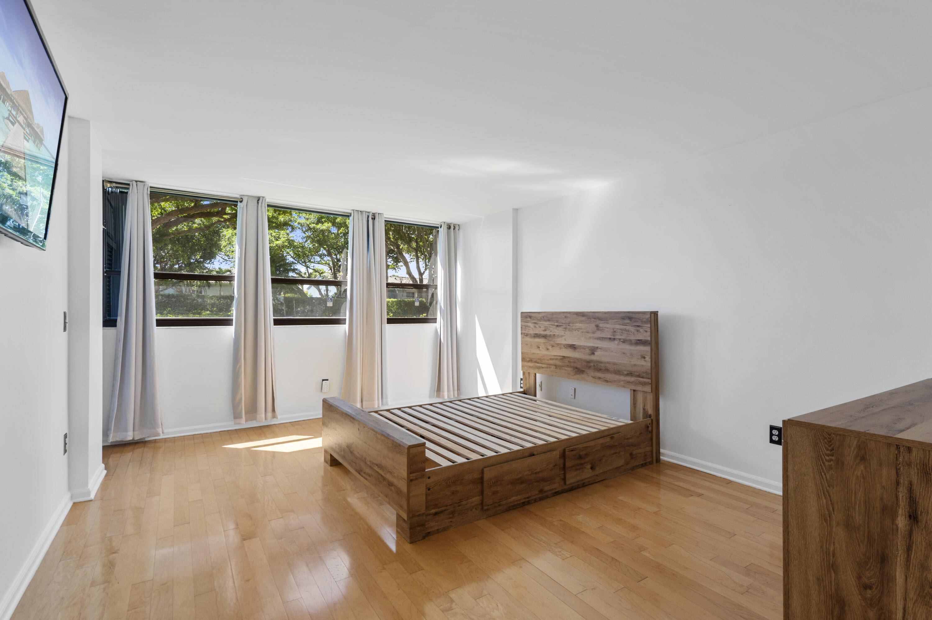 859 Jeffery Street, Unit 111 Boca Raton, FL 33487 - Photo 11 of 52 DSC_6971