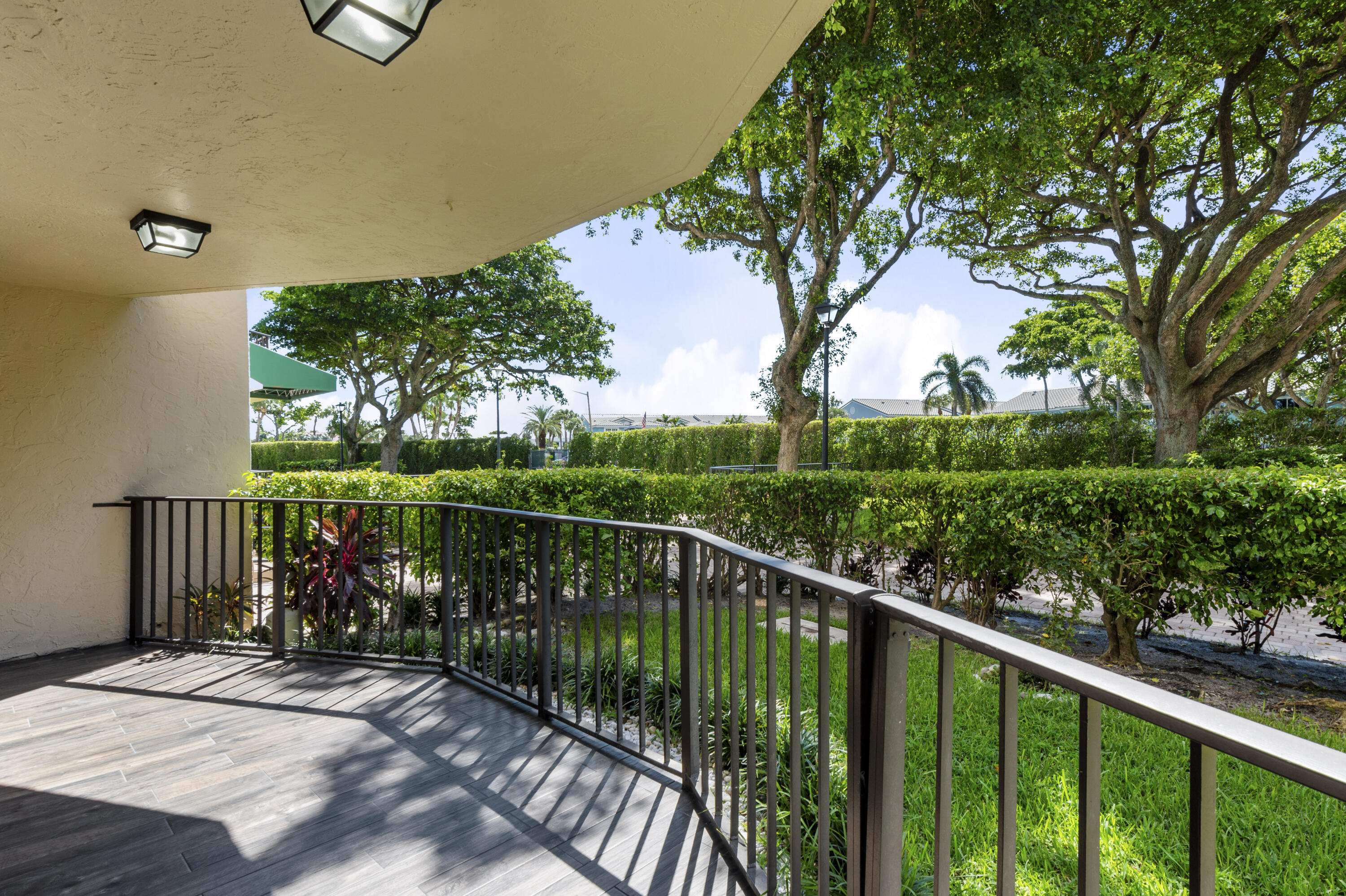 859 Jeffery Street, Unit 111 Boca Raton, FL 33487 - Photo 19 of 52 DSC_7057