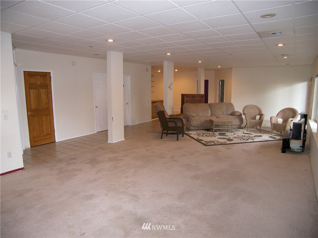 19634 110th Place Northeast Bothell, WA 98011 - Photo 14 of 25 Gallery Image 14