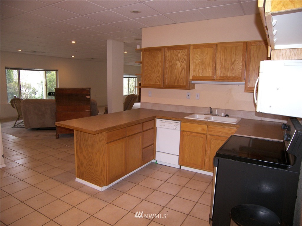 19634 110th Place Northeast Bothell, WA 98011 - Photo 16 of 25 Gallery Image 16