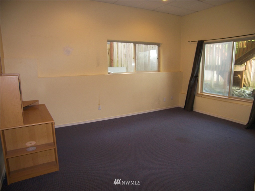 19634 110th Place Northeast Bothell, WA 98011 - Photo 17 of 25 Gallery Image 17