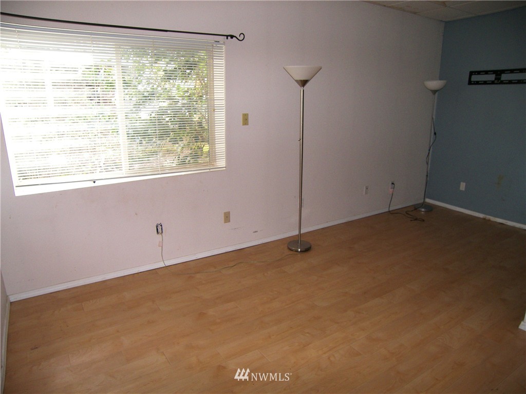 19634 110th Place Northeast Bothell, WA 98011 - Photo 19 of 25 Gallery Image 19