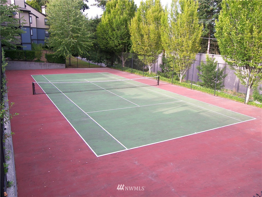 19634 110th Place Northeast Bothell, WA 98011 - Photo 24 of 25 Gallery Image 24
