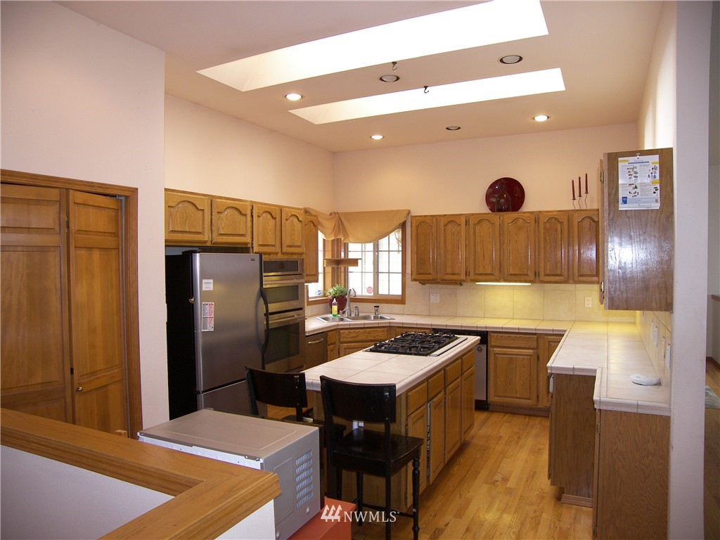 19634 110th Place Northeast Bothell, WA 98011 - Photo 4 of 25 Gallery Image 4
