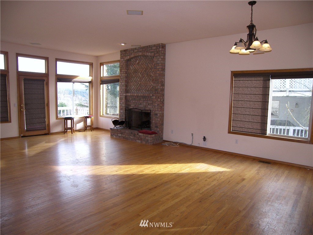 19634 110th Place Northeast Bothell, WA 98011 - Photo 5 of 25 Gallery Image 5
