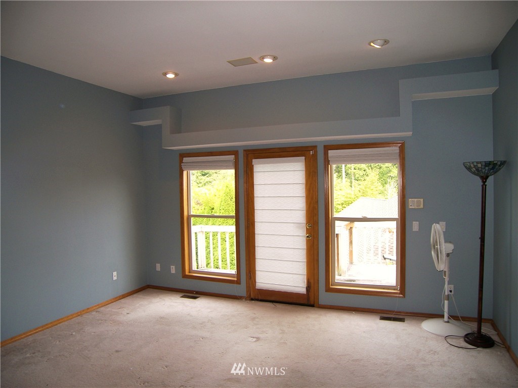 19634 110th Place Northeast Bothell, WA 98011 - Photo 7 of 25 Gallery Image 7