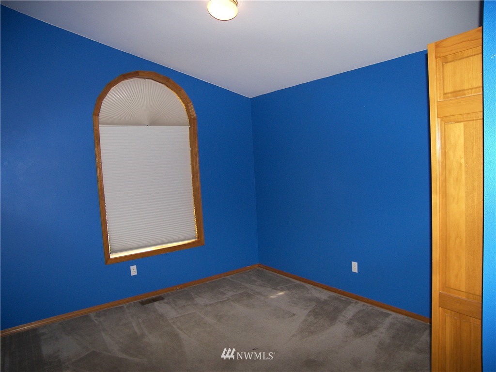 19634 110th Place Northeast Bothell, WA 98011 - Photo 10 of 25 Gallery Image 10