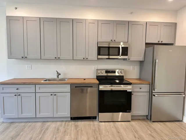 $2,745 | 362 West Merrick Road, Unit 103, Valley Stream, NY 11580