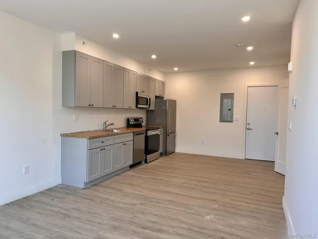 $2,745 | 362 West Merrick Road, Unit 103, Valley Stream, NY 11580